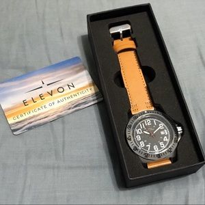 •ELEVON• NWT AVIATOR LEATHER-BAND WATCH W/DATE